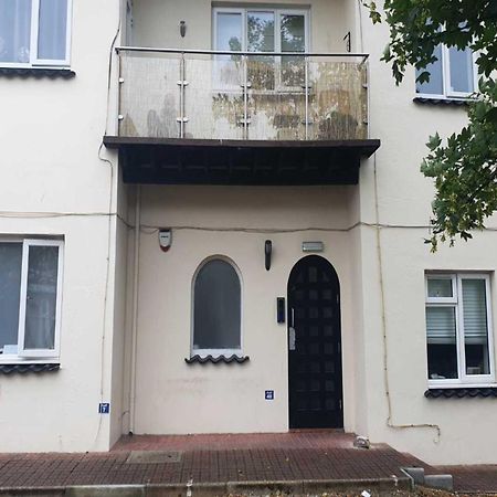 Newly Renovated Ideally Situated 2 Bedroom Flat Bournemouth Ngoại thất bức ảnh