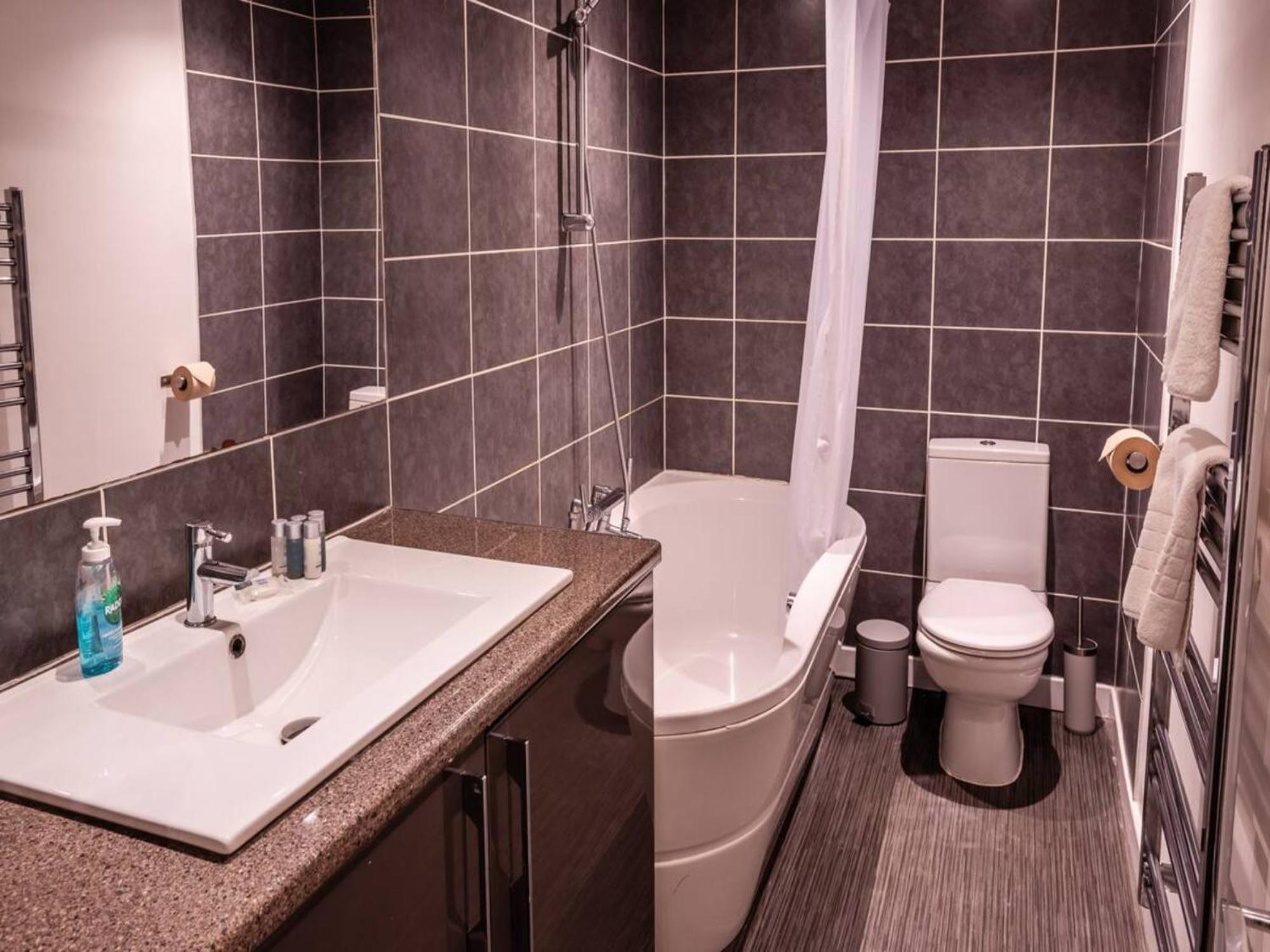 Newly Renovated Ideally Situated 2 Bedroom Flat Bournemouth Ngoại thất bức ảnh
