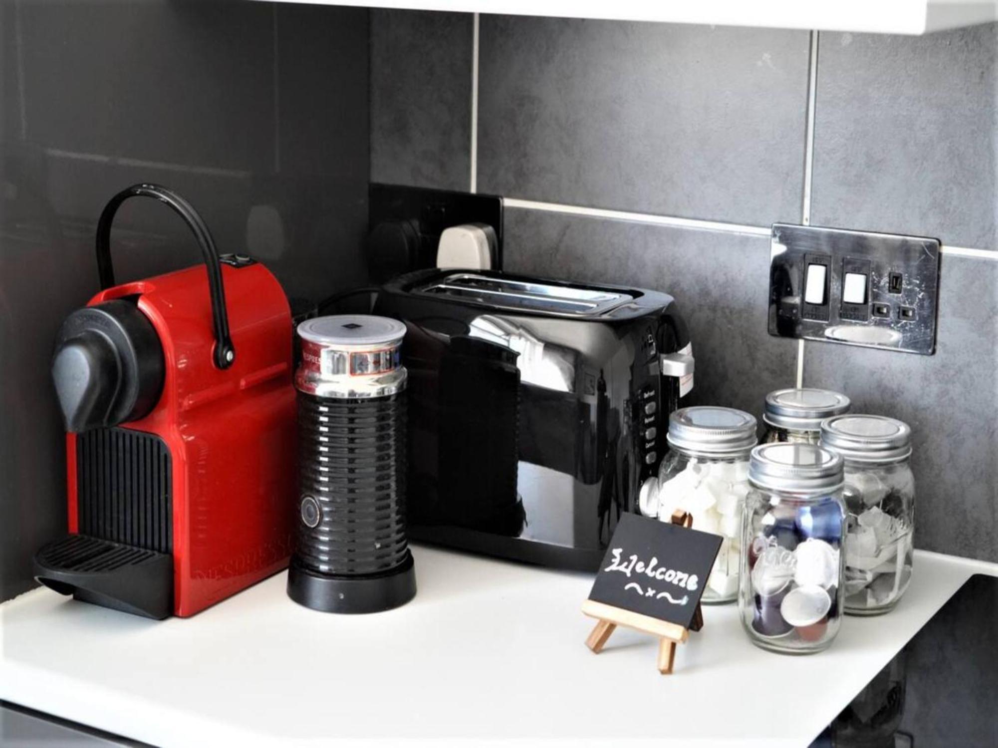 Newly Renovated Ideally Situated 2 Bedroom Flat Bournemouth Ngoại thất bức ảnh